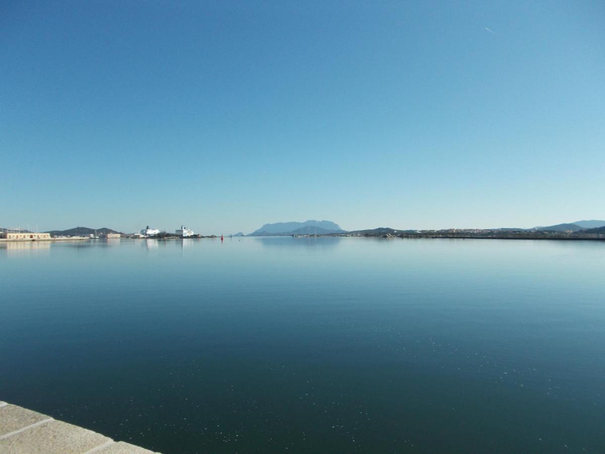 Magibac Due - Casa Vicino Aeroporto E Mater Olbia Apartamento Exterior foto